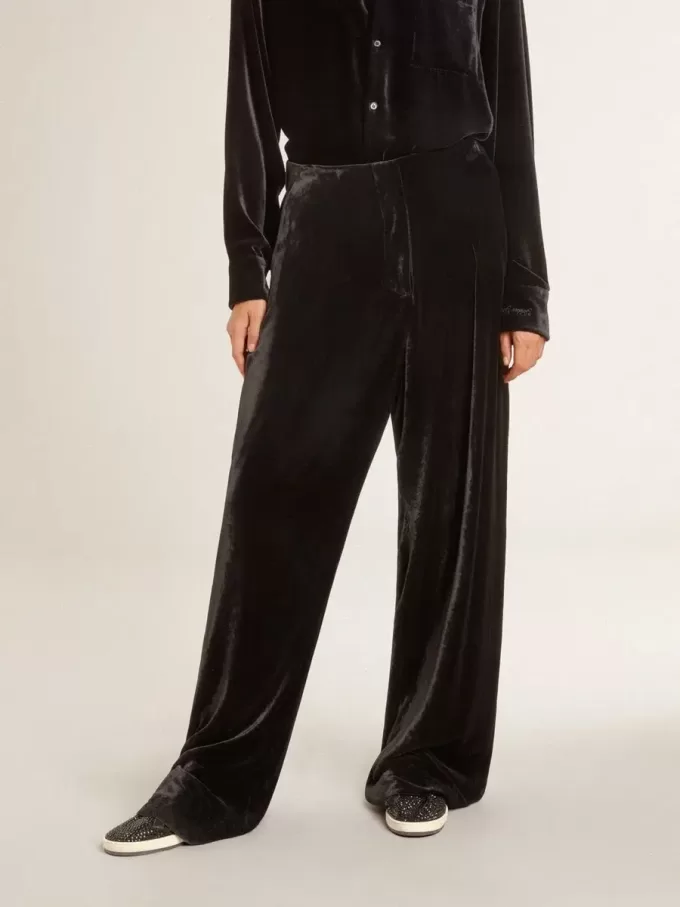 Schwarze Hose mit Samteffekt