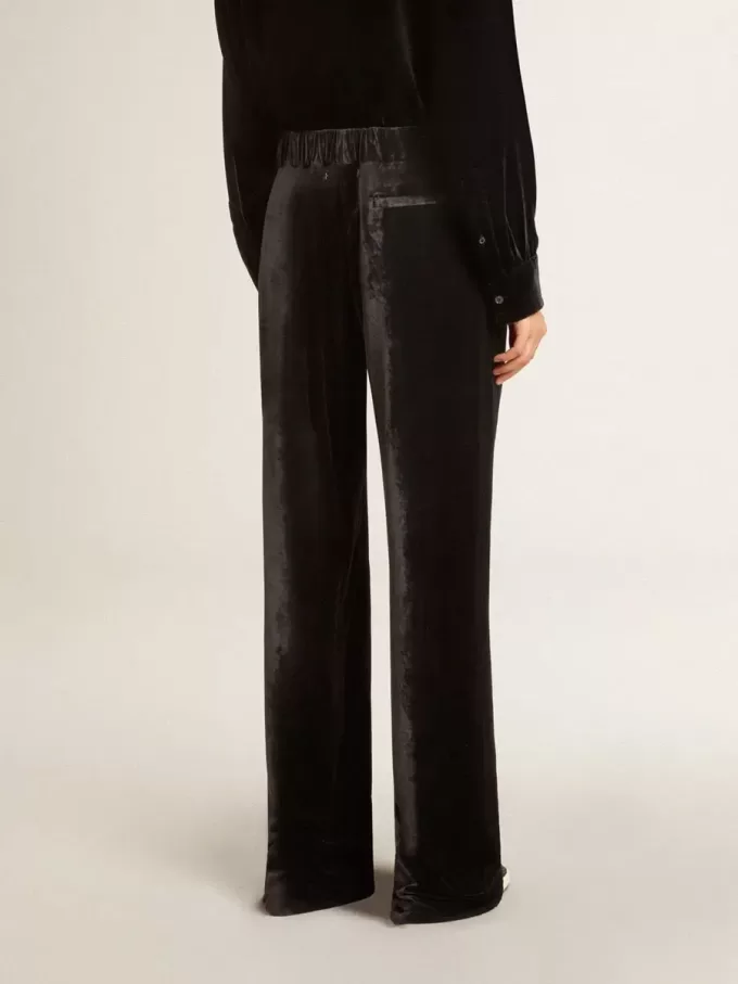 Schwarze Hose mit Samteffekt