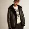 Schwarze Schaffelljacke