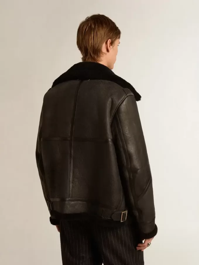 Schwarze Schaffelljacke