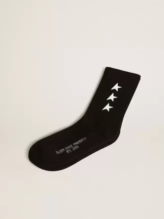 Schwarze Socken mit kontrastierenden weißen Sternen