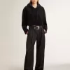 Schwarzes Chenille-Sweatshirt für Damen mit Stickerei auf dem Rücken Schwarzes Chenille-Sweatshirt für Damen mit Stickerei auf dem Rücken