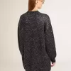 Schwarzes Damenkleid mit Rundhalsausschnitt und silbernen Pailletten