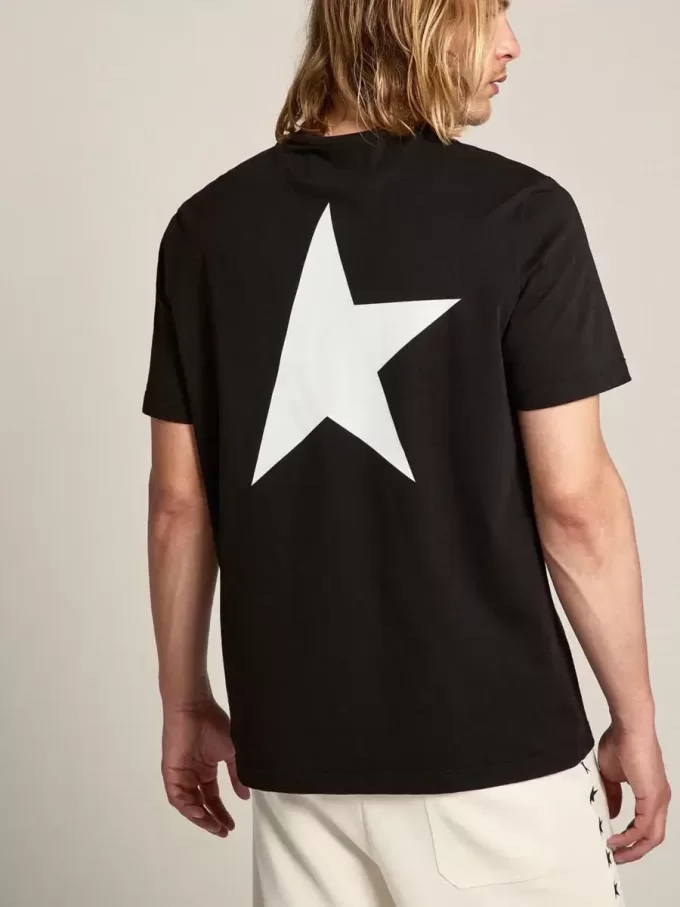 Schwarzes Herren-T-Shirt mit kontrastierendem weißem Logo und Stern Schwarzes Herren-T-Shirt mit kontrastierendem weißem Logo und Stern