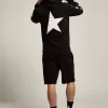 Schwarzes Sweatshirt aus der Alighiero Star Collection mit kontrastierenden weißen Sternen Schwarzes Sweatshirt aus der Alighiero Star Collection mit kontrastierenden weißen Sternen