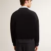 Schwarzes Sweatshirt mit Rundhalsausschnitt und gesticktem Schriftzug Schwarzes Sweatshirt mit Rundhalsausschnitt und gesticktem Schriftzug