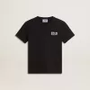 Schwarzes T-Shirt mit kontrastierendem weißem Logo auf der Vorderseite und großem Stern auf der Rückseite