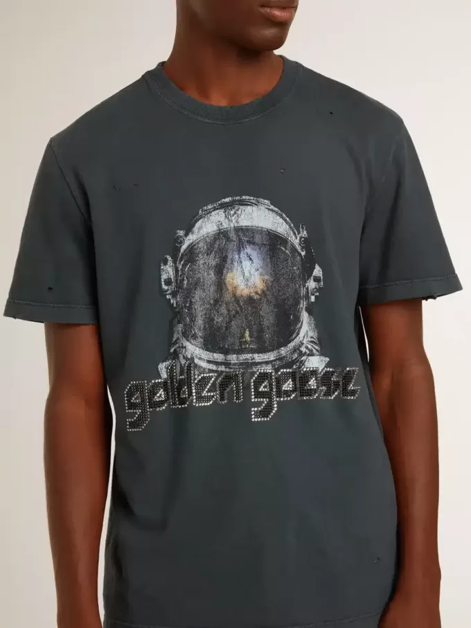 Schwarzes T-Shirt mit mehrfarbigem Aufdruck Schwarzes T-Shirt mit mehrfarbigem Aufdruck