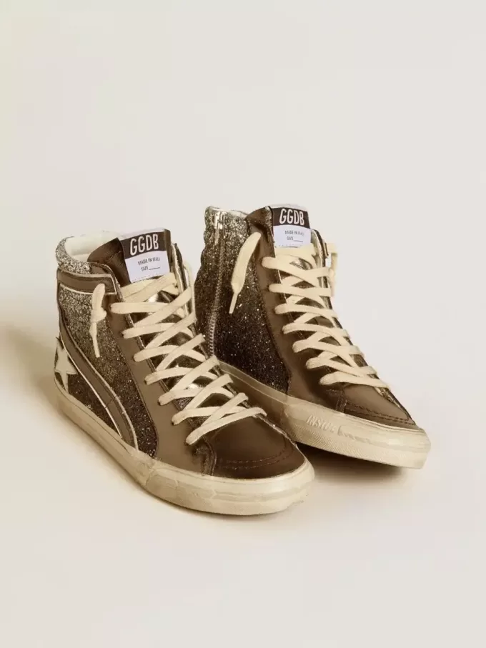 Slide-Sneaker für Damen in Schwarz und Silberglitter mit Lederstern und Metallic-Flash Slide-Sneaker für Damen in Schwarz und Silberglitter mit Lederstern und Metallic-Flash