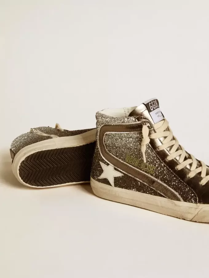 Slide-Sneaker für Damen in Schwarz und Silberglitter mit Lederstern und Metallic-Flash Slide-Sneaker für Damen in Schwarz und Silberglitter mit Lederstern und Metallic-Flash