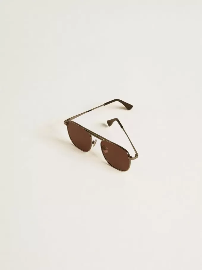 Sonnenbrille im Aviator-Stil mit schwarzem Rahmen und Gläsern