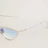 Sonnenbrille im Cat-Eye-Stil mit silbernem Rahmen und blauen Gläsern Sonnenbrille im Cat-Eye-Stil mit silbernem Rahmen und blauen Gläsern