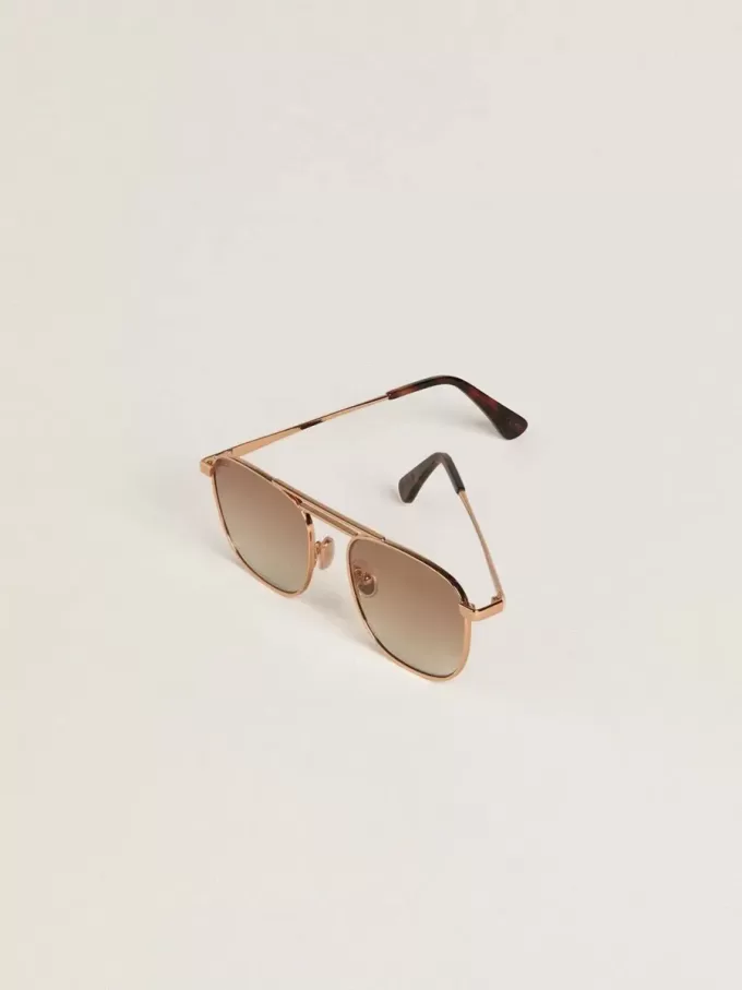 Sonnenbrille im Pilotenstil mit goldenem Rahmen und beigen Gläsern