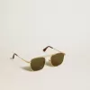 Sonnenbrille im Pilotenstil mit goldenem Rahmen und grünen Gläsern Sonnenbrille im Pilotenstil mit goldenem Rahmen und grünen Gläsern
