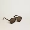 Sonnenbrille im Pilotenstil mit schwarzem Rahmen und Gläsern Sonnenbrille im Pilotenstil mit schwarzem Rahmen und Gläsern