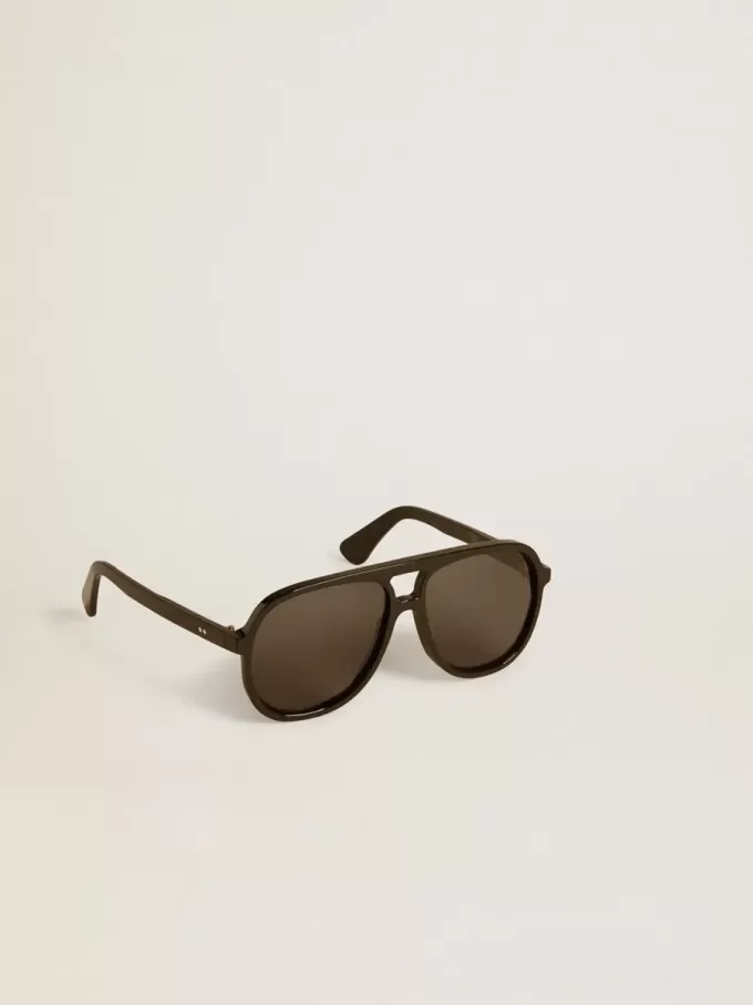 Sonnenbrille im Pilotenstil mit schwarzem Rahmen und Gläsern Sonnenbrille im Pilotenstil mit schwarzem Rahmen und Gläsern