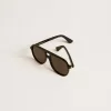 Sonnenbrille im Pilotenstil mit schwarzem Rahmen und Gläsern Sonnenbrille im Pilotenstil mit schwarzem Rahmen und Gläsern