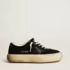 Space-Star-Schuhe aus schwarzem Nylon mit schwarzem Lederstern und Fersenlasche Space-Star-Schuhe aus schwarzem Nylon mit schwarzem Lederstern und Fersenlasche