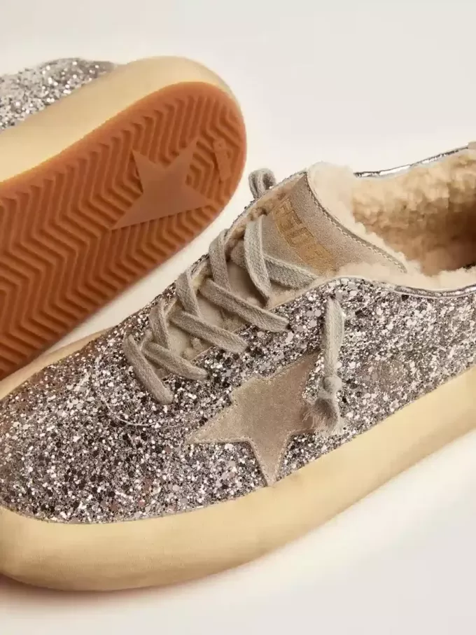 Space-Star-Schuhe für Damen in Silberglitzer mit Lammfellfutter