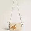 Star Bag aus butterfarbenem, gehämmertem Leder mit Swarovski-Kristallstern