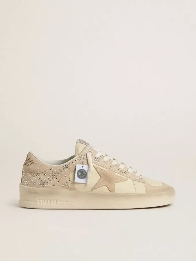 Stardan aus cremefarbenem Wildleder und Leder mit Swarovski-Steinen und einem Wildlederstern