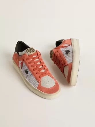 Stardan LTD aus korallenfarbenem Wildleder und Mesh mit schwarzem Lederstern Stardan LTD aus korallenfarbenem Wildleder und Mesh mit schwarzem Lederstern