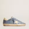 Super-Star aus hellblauem Wildleder mit beigem Lederstern und Fersenlasche