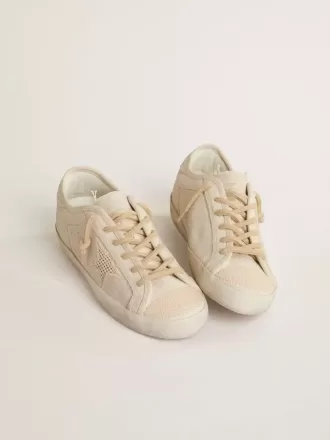 Super-Star aus perlfarbenem Canvas mit einem Ton-in-Ton-Sterneffekt aus Mesh