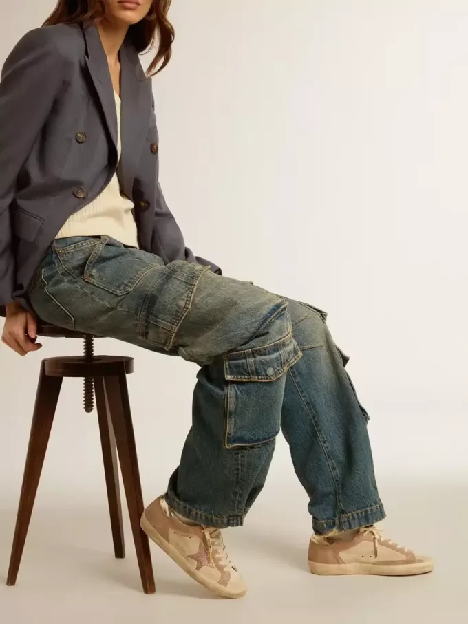 Super-Star für Damen aus hellrosa Wildleder mit Wildlederstern und platinfarbenem Fersenriemen