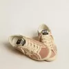 Super-Star für Damen aus puderrosa Wildleder mit cremefarbenem Lederstern Super-Star für Damen aus puderrosa Wildleder mit cremefarbenem Lederstern