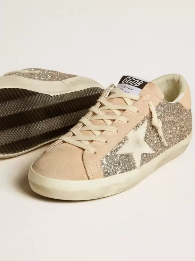 Super-Star für Damen in silbernem Glitzer mit Lederstern und Fersenlasche Super-Star für Damen in silbernem Glitzer mit Lederstern und Fersenlasche