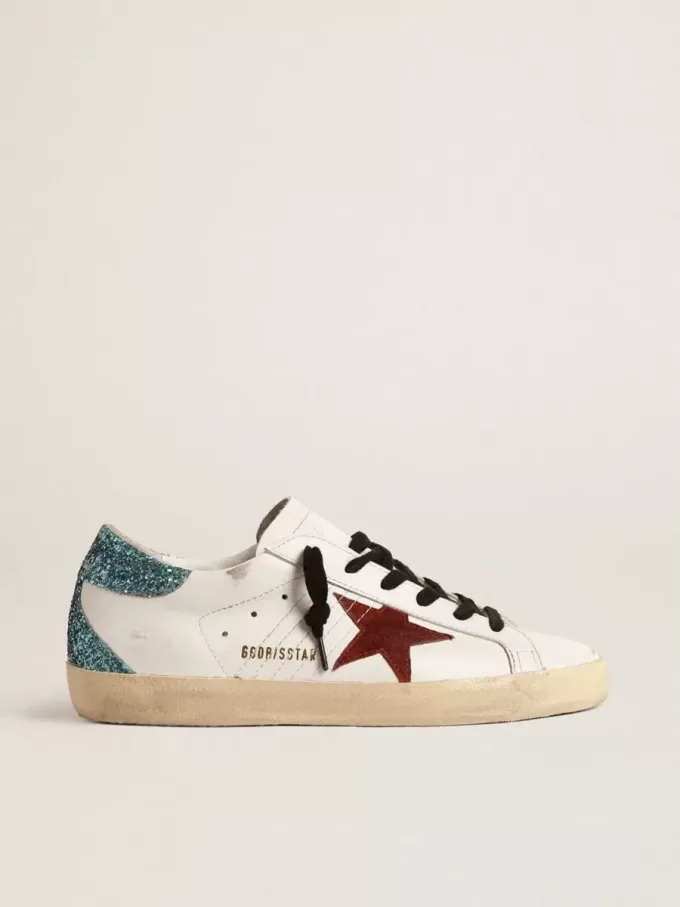 Super-Star für Damen mit burgunderrotem Wildlederstern und hellblauem Glitzer-Fersenriemen