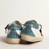 Super-Star für Damen mit burgunderrotem Wildlederstern und hellblauem Glitzer-Fersenriemen