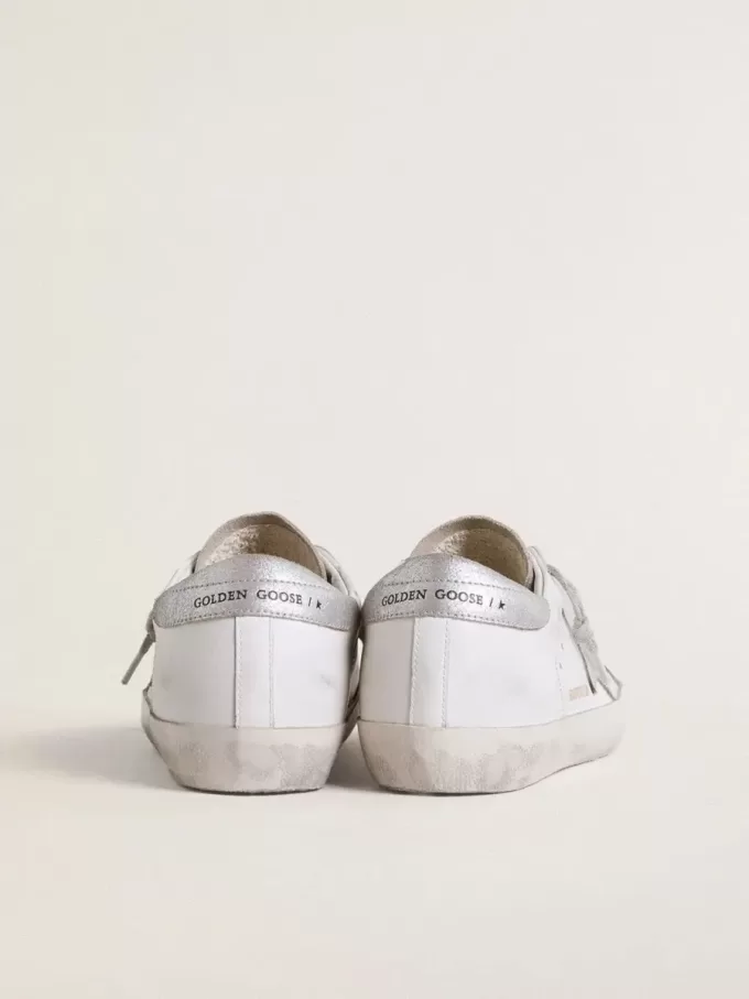 Super-Star für Damen mit grauem Wildlederstern und silbernen Glitzereinsätzen Super-Star für Damen mit grauem Wildlederstern und silbernen Glitzereinsätzen