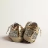 Super-Star Junior in Glitzeroptik mit Stern aus Wildleder und goldener Fersenlasche