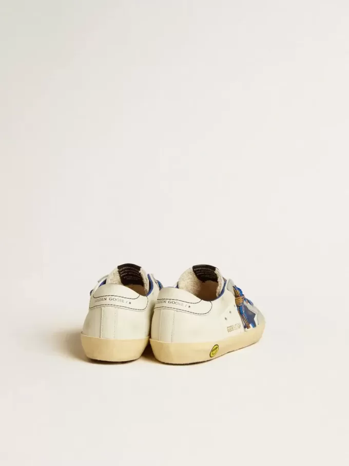 Super-Star Junior mit blauem Lederstern und eisgrauen Wildledereinsätzen Super-Star Junior mit blauem Lederstern und eisgrauen Wildledereinsätzen