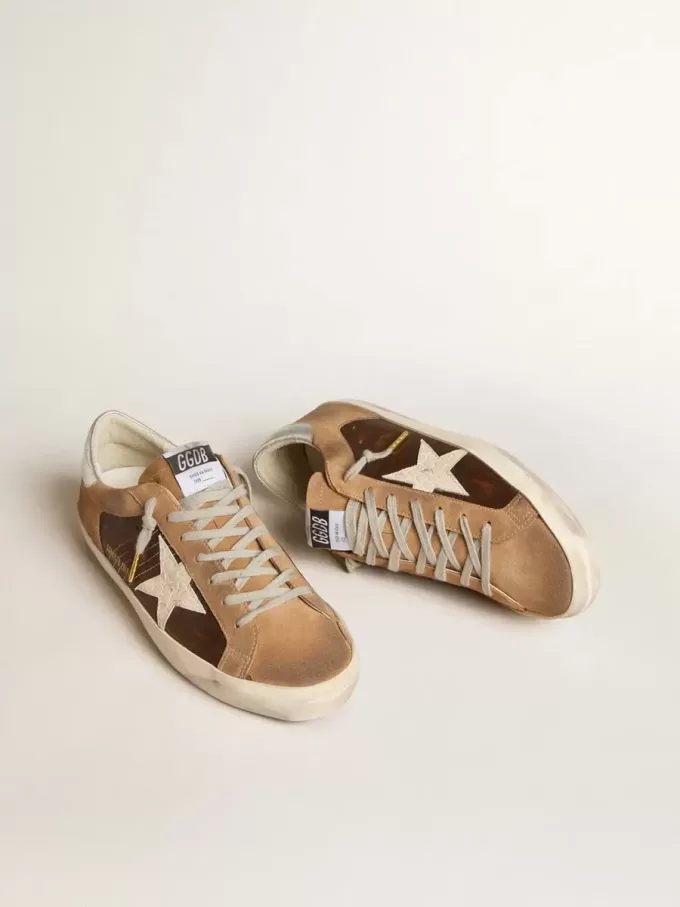 Super-Star LTD aus braunem Leder und tabakfarbenem Wildleder mit weißem Stern Super-Star LTD aus braunem Leder und tabakfarbenem Wildleder mit weißem Stern