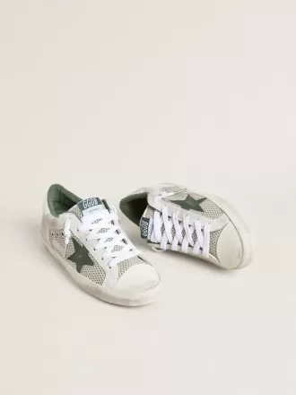 Super-Star LTD für Damen aus weißem Wildleder und Mesh mit grünem Lederstern und silberfarbenem Lederabsatz