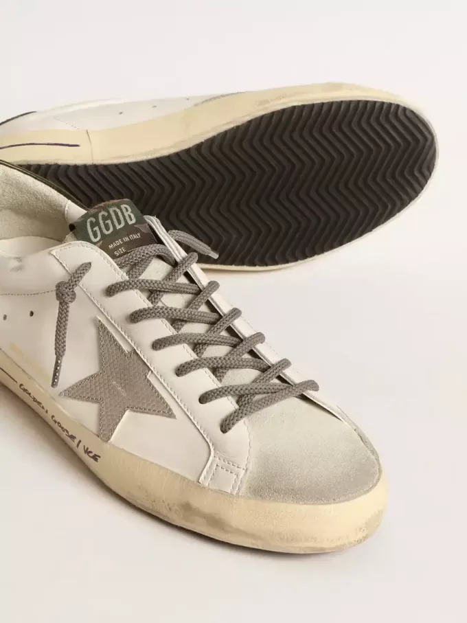 Super-Star LTD mit Stern im Krokodil-Print und grüner Fersenlasche Super-Star LTD mit Stern im Krokodil-Print und grüner Fersenlasche