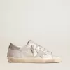 Super-Star-Sneaker aus grau-weißem Leder mit Glitzereffekt und Lederstern