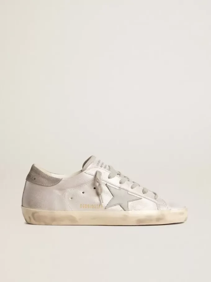Super-Star-Sneaker aus grau-weißem Leder mit Glitzereffekt und Lederstern