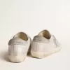 Super-Star-Sneaker aus grau-weißem Leder mit Glitzereffekt und Lederstern