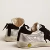 Super-Star Sneakers aus silbernem Leder mit Wildledereinsätzen Super-Star Sneakers aus silbernem Leder mit Wildledereinsätzen