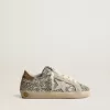 Super-Star Young in Glitzeroptik mit Stern aus Wildleder und goldener Fersenlasche