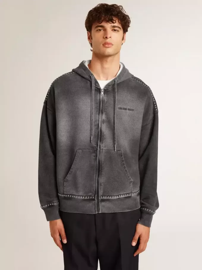 Sweatshirt in Anthrazit mit Sprüheffekt und Nieten