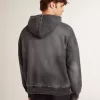 Sweatshirt in Anthrazit mit Sprüheffekt und Nieten