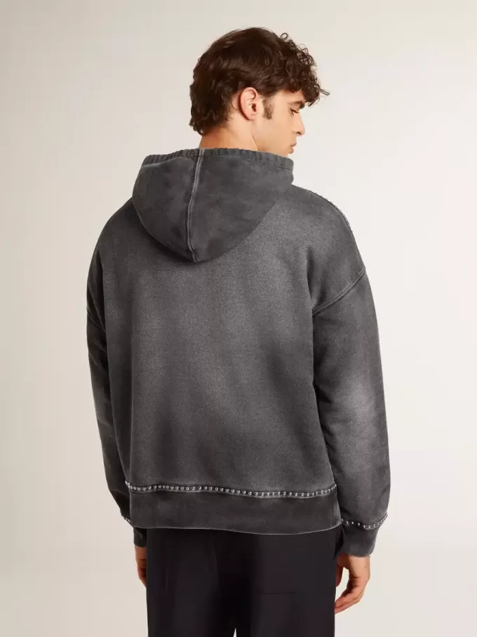 Sweatshirt in Anthrazit mit Sprüheffekt und Nieten