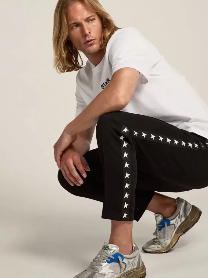 T-Shirt aus der White Star Collection mit kontrastierendem schwarzem Logo und Stern T-Shirt aus der White Star Collection mit kontrastierendem schwarzem Logo und Stern