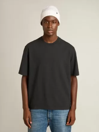 T-Shirt in gewaschenem Schwarz mit umgekehrtem Logo auf der Rückseite – Jersey Capsule T-Shirt in gewaschenem Schwarz mit umgekehrtem Logo auf der Rückseite – Jersey Capsule