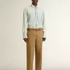 True-Star für Herren aus weißem Nappaleder mit goldfolienbeschichtetem Lederstern und beigem Wildleder-Fersenriemen True-Star für Herren aus weißem Nappaleder mit goldfolienbeschichtetem Lederstern und beigem Wildleder-Fersenriemen